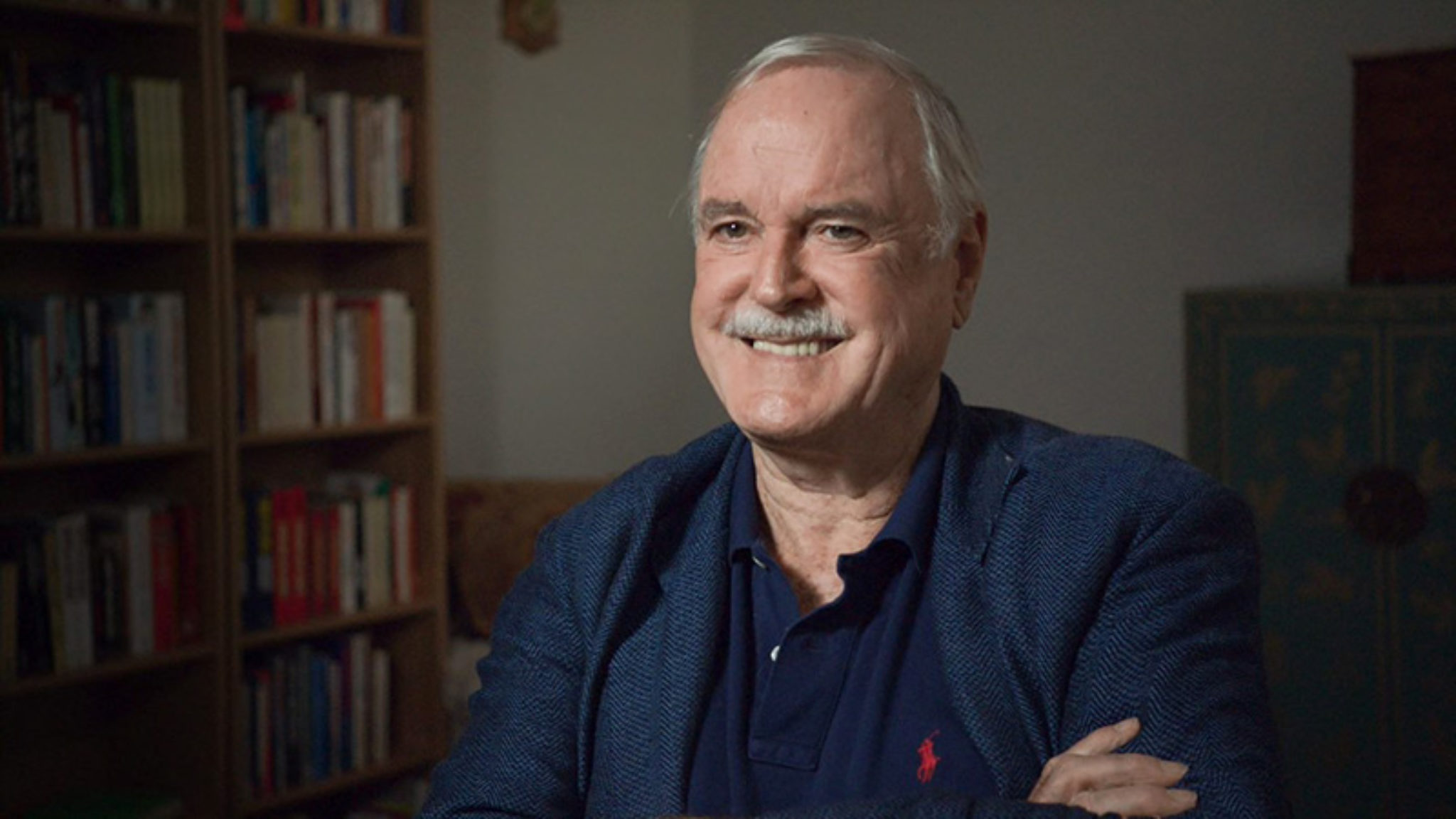 Теория 2019. John Cleese James. Джон Клиз улыбка. Джон Клиз фильмы. Джон Клиз специалисты по мозгам.