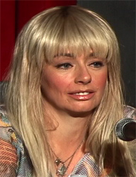 Lucy DeCoutere